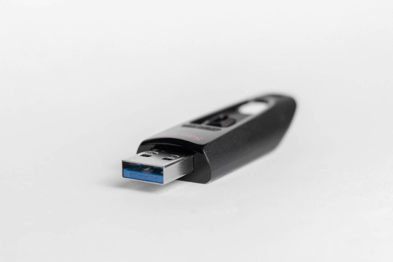 Converting your film to USB or DVD – which is better? | DiskBank